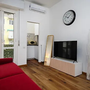Sebino 8 - Monolocale Cool , Milán Italia