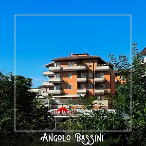 https://angolo-bassini-apartment.hotelinveneto.com